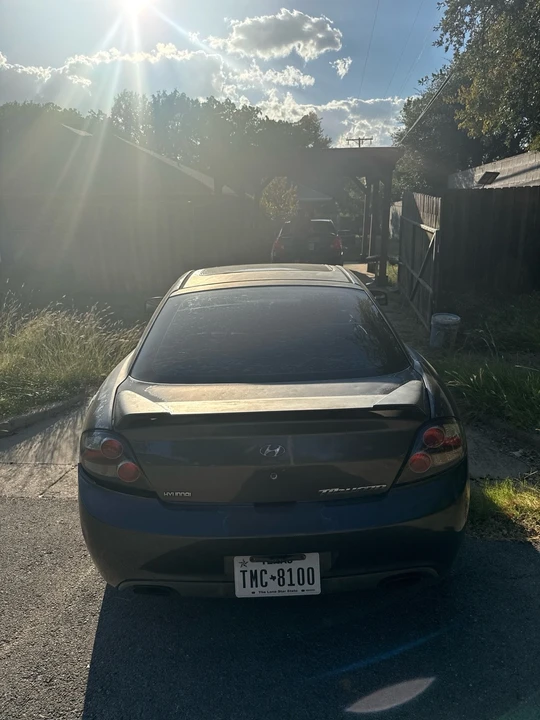 2007 Hyundai Tiburon - Image 2 of 8