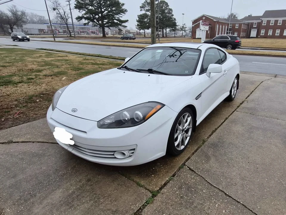 2007 Hyundai Tiburon - Image 2 of 18