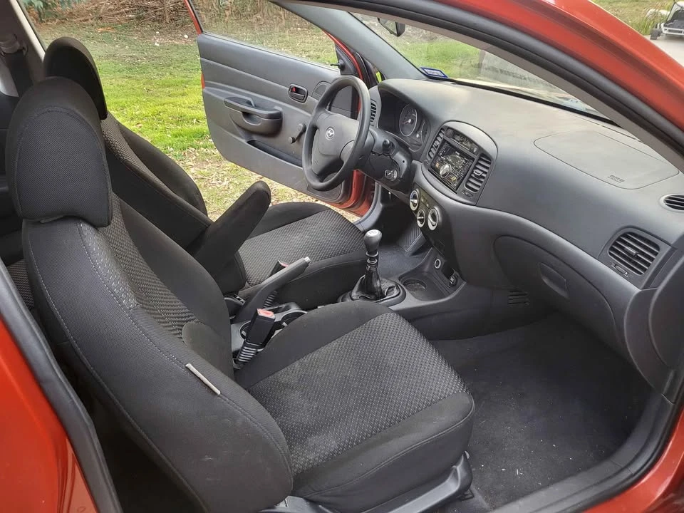 2007 Hyundai Accent - Image 6 of 10
