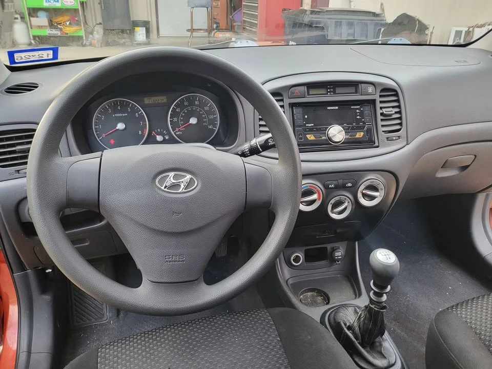 2007 Hyundai Accent - Image 5 of 10