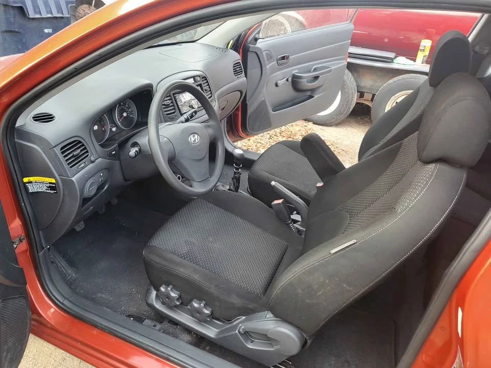 2007 Hyundai Accent - Image 7 of 10