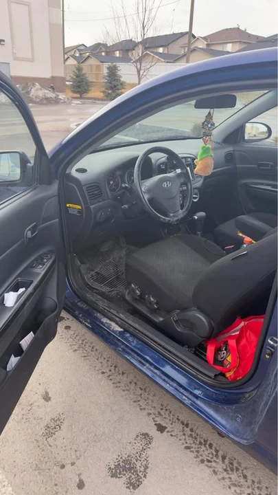 2007 Hyundai Accent - Image 3 of 10