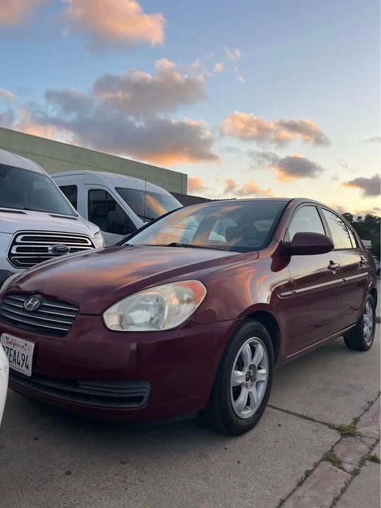 2007 Hyundai Accent - Image 2 of 4