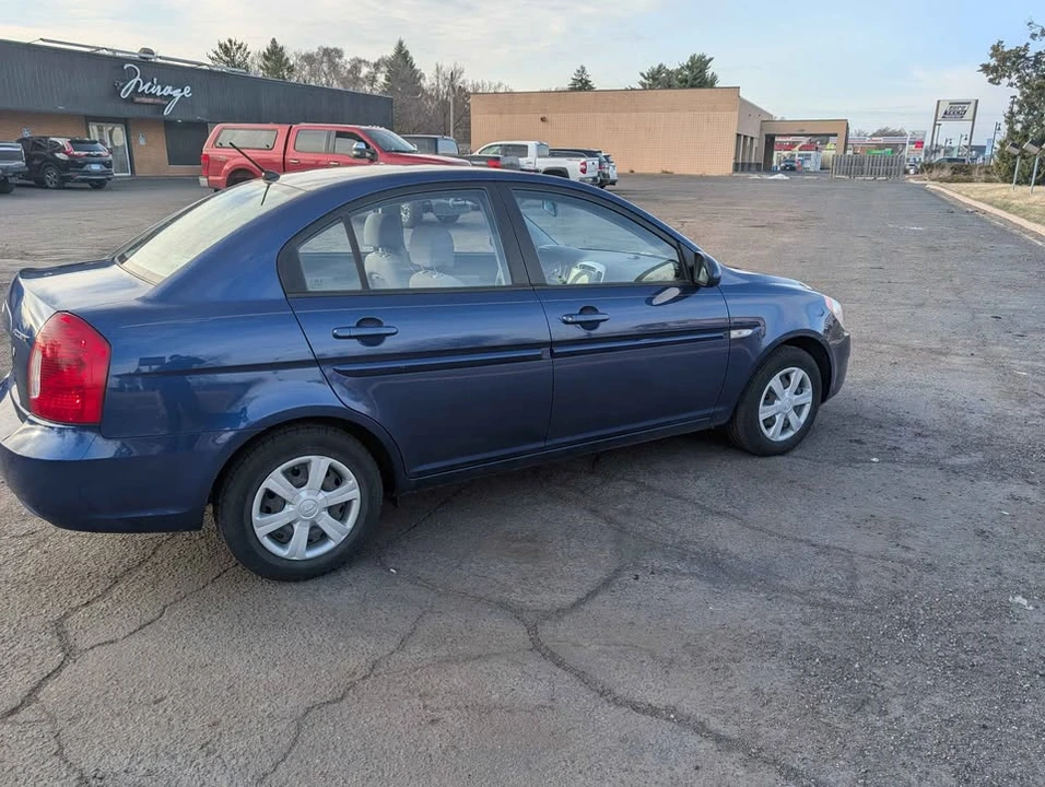 2007 Hyundai Accent - Image 4 of 10