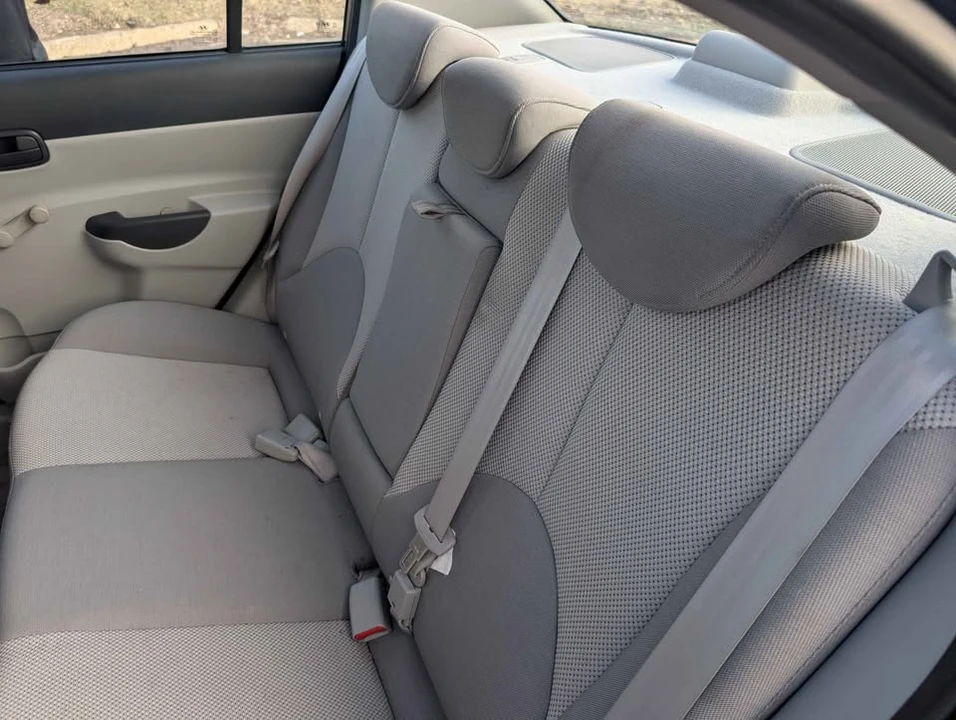 2007 Hyundai Accent - Image 10 of 10