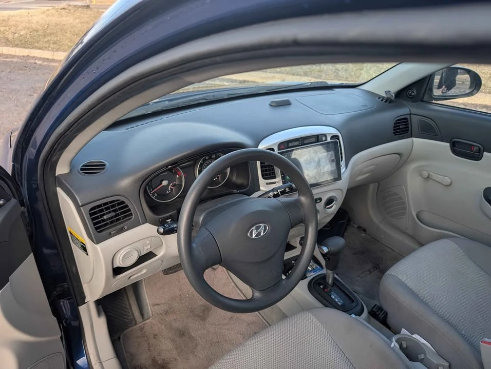 2007 Hyundai Accent - Image 6 of 10