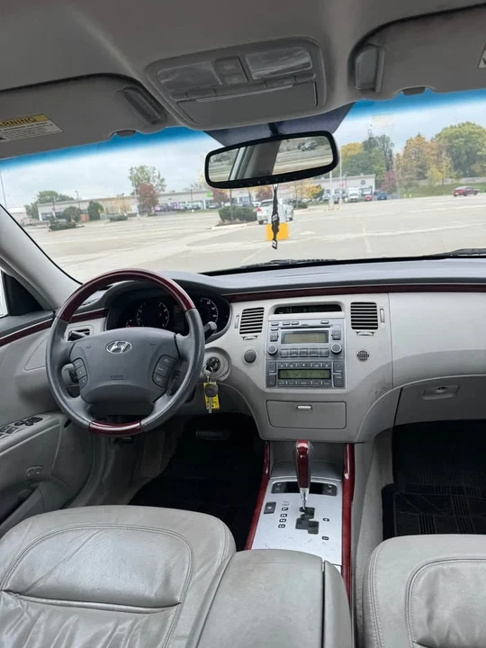 2007 Hyundai Azera - Image 8 of 12