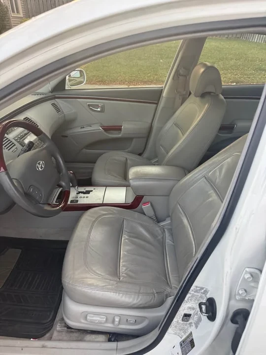 2007 Hyundai Azera - Image 8 of 10