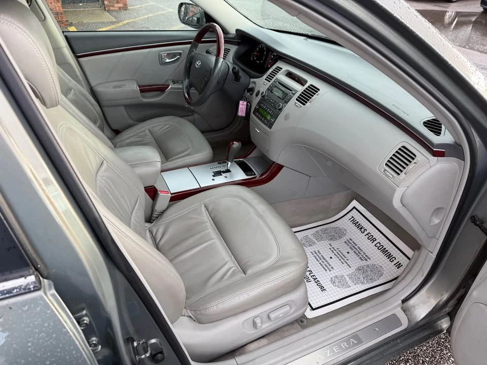 2007 Hyundai Azera - Image 10 of 17