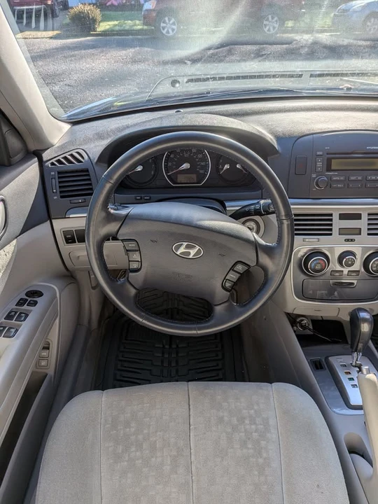 2007 Hyundai Sonata - Image 5 of 17