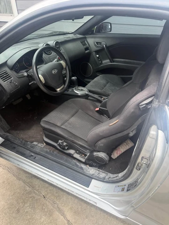 2007 Hyundai Tiburon - Image 4 of 5