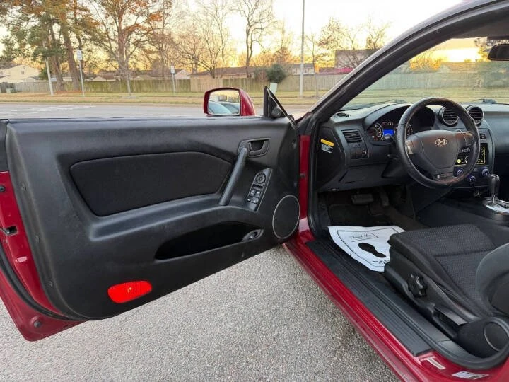 2007 Hyundai Tiburon - Image 8 of 18