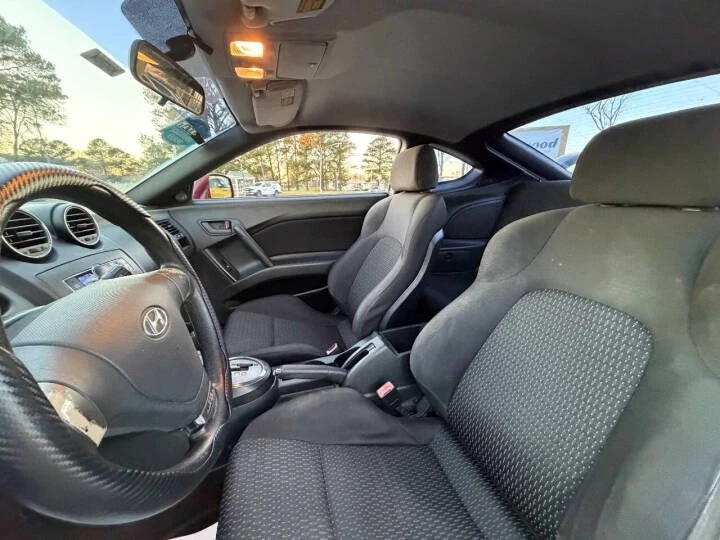 2007 Hyundai Tiburon - Image 10 of 18