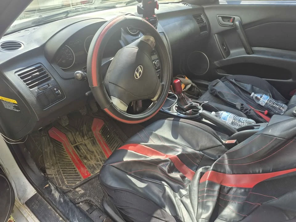2007 Hyundai Tiburon - Image 5 of 7