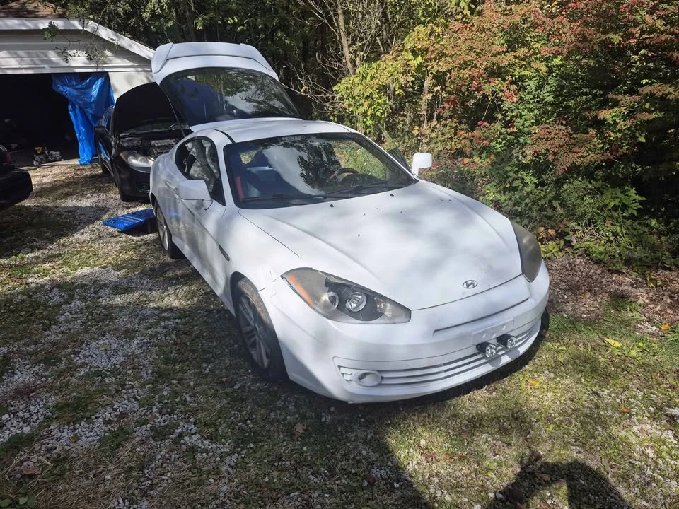 2007 Hyundai Tiburon - Image 2 of 7