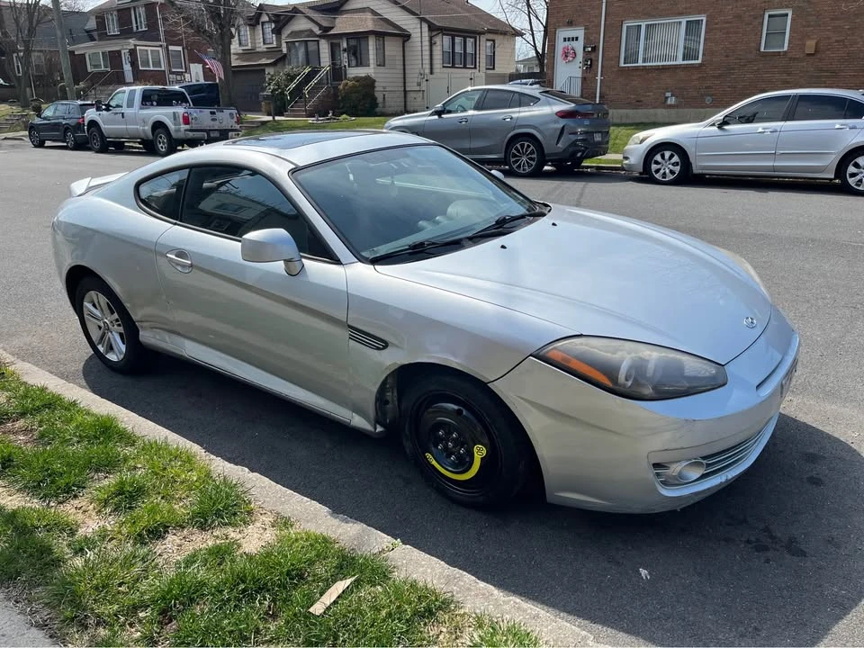 2007 Hyundai Tiburon - Image 2 of 4