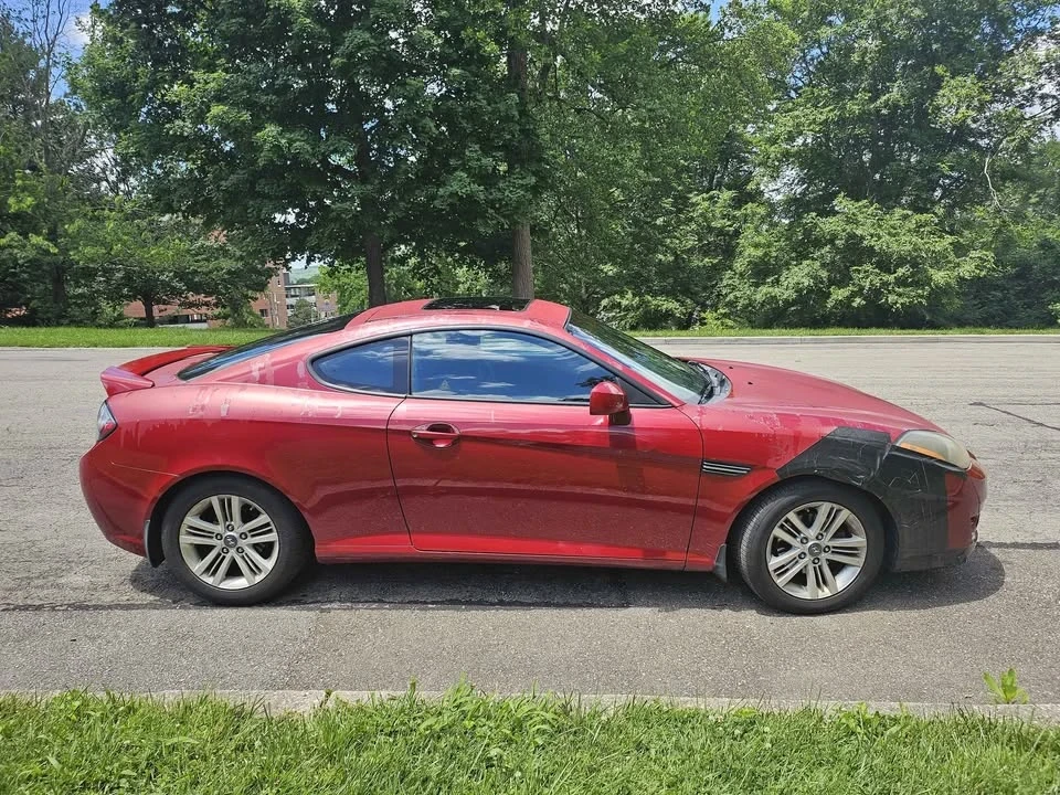 2007 Hyundai Tiburon - Image 2 of 10