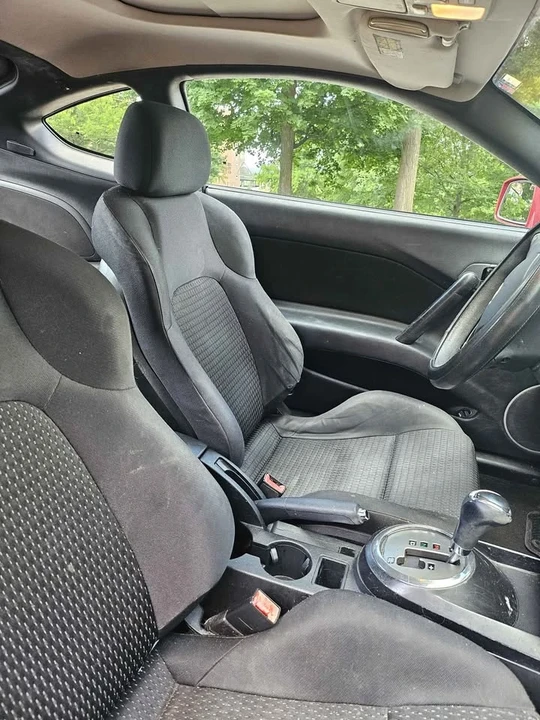 2007 Hyundai Tiburon - Image 7 of 10
