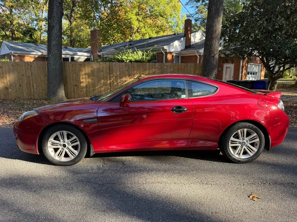 2007 Hyundai Tiburon - Image 2 of 15