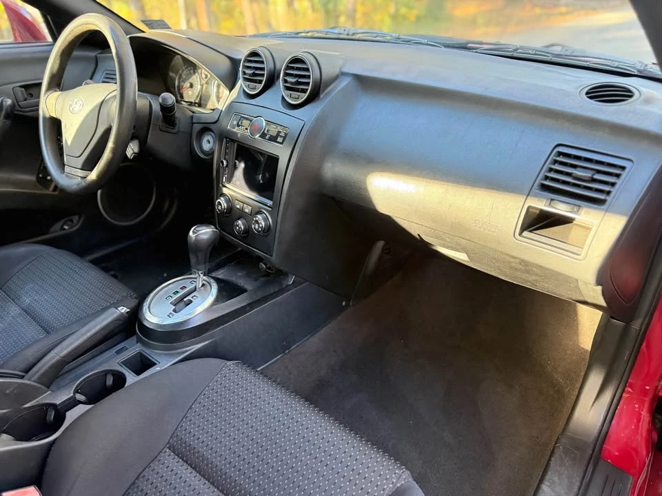 2007 Hyundai Tiburon - Image 13 of 15