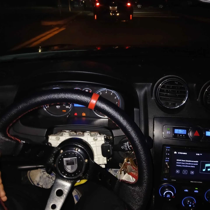 2007 Hyundai Tiburon - Image 2 of 5