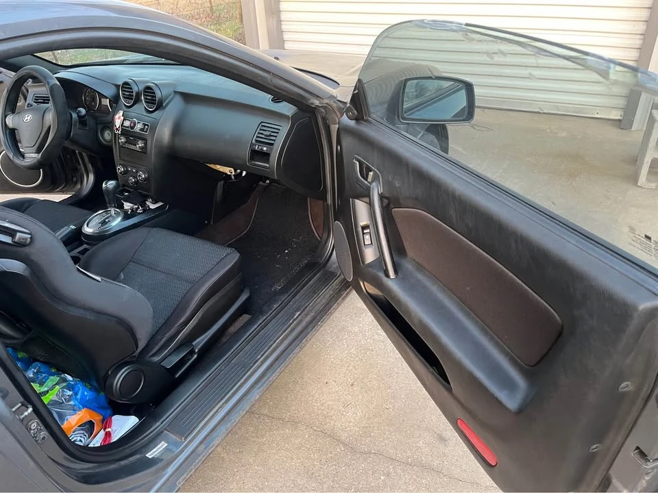 2007 Hyundai Tiburon - Image 7 of 11