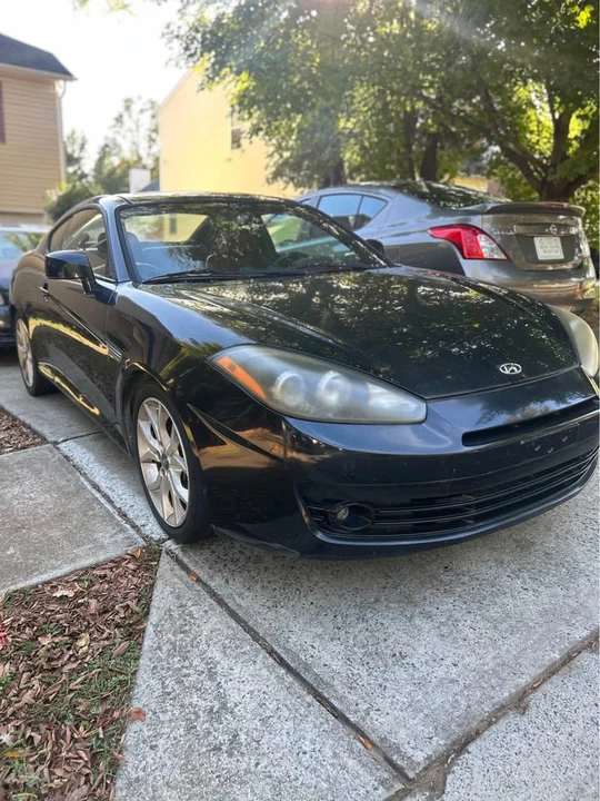 2007 Hyundai Tiburon - Image 2 of 5
