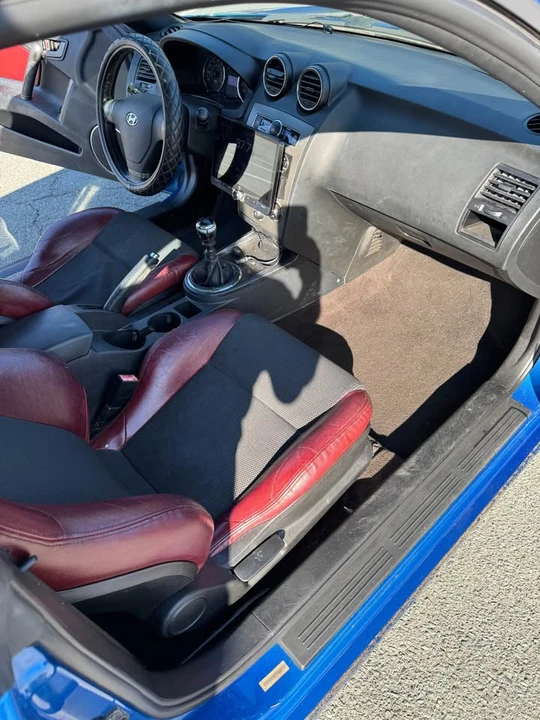 2007 Hyundai Tiburon - Image 10 of 12