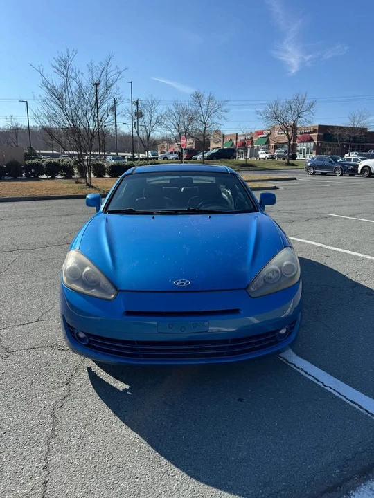 2007 Hyundai Tiburon - Image 2 of 12