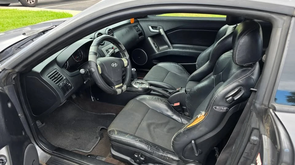 2007 Hyundai Tiburon - Image 10 of 19