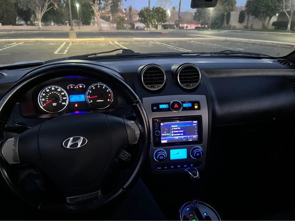 2007 Hyundai Tiburon - Image 14 of 16