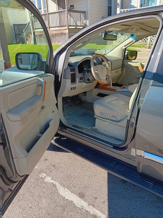 2007 Infiniti QX80 - Image 8 of 10