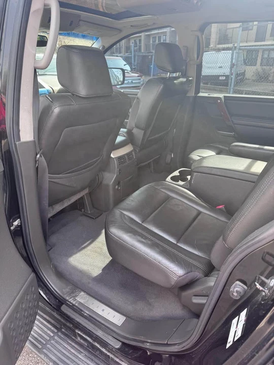 2007 Infiniti QX80 - Image 10 of 12