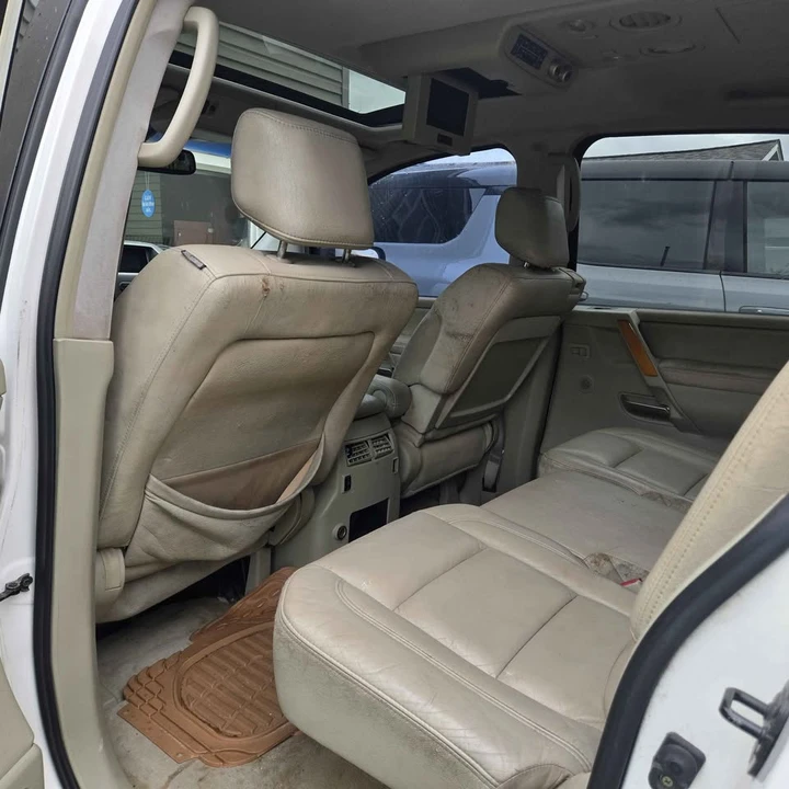 2007 Infiniti QX80 - Image 8 of 10
