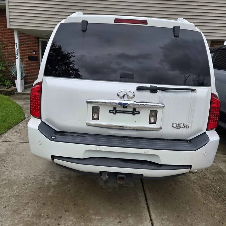 2007 Infiniti QX80 - Image 2 of 10