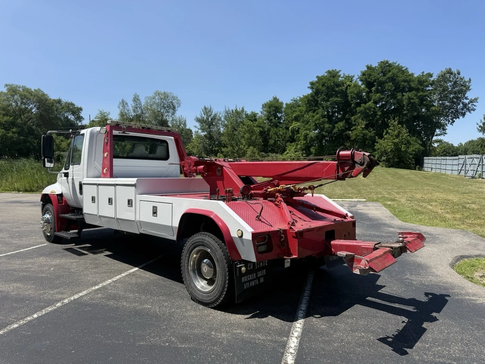 2007 International Harvester XT - Image 4 of 11