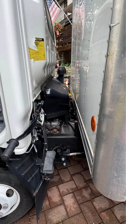 2007 Isuzu Elf - Image 7 of 16