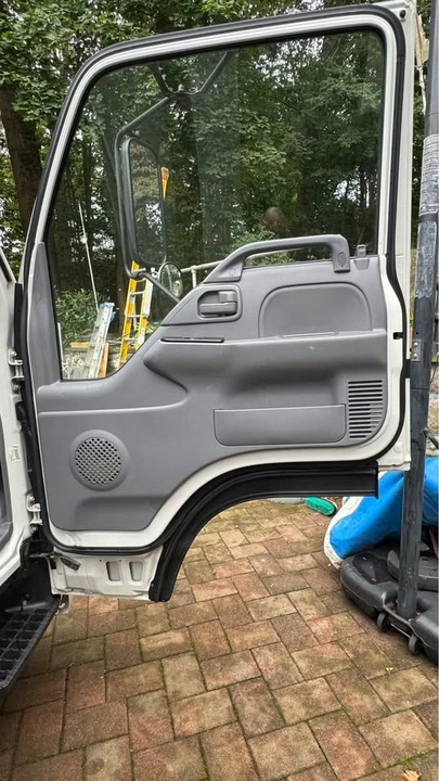 2007 Isuzu Elf - Image 13 of 16