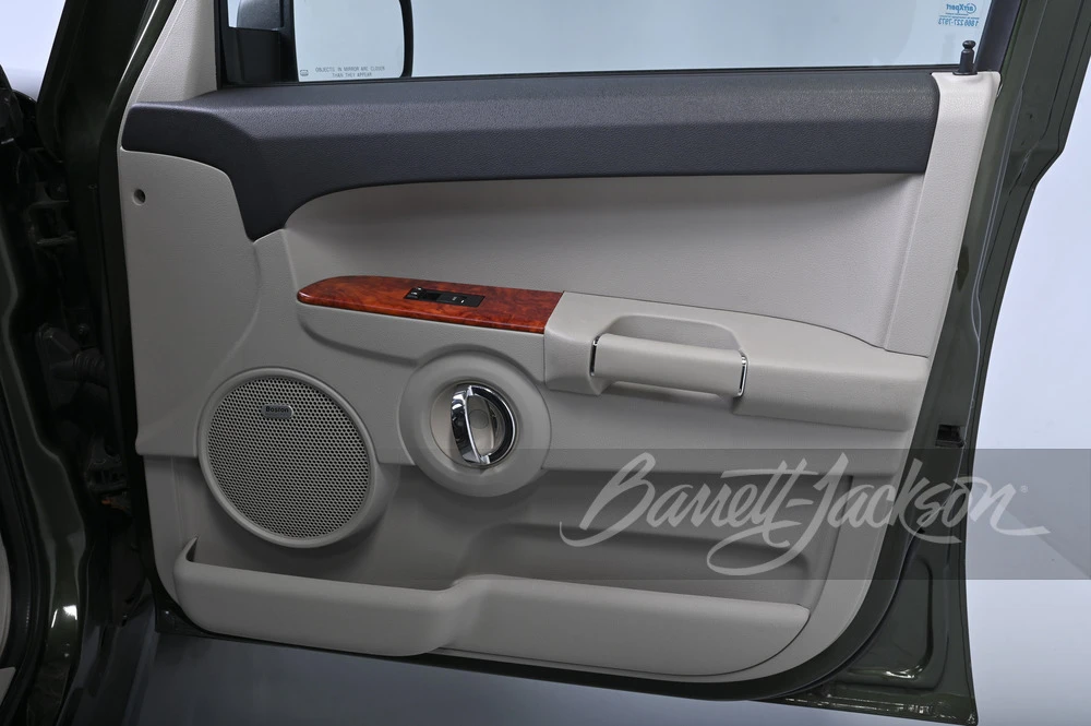 2007 Jeep Commander - Image 28 of 31