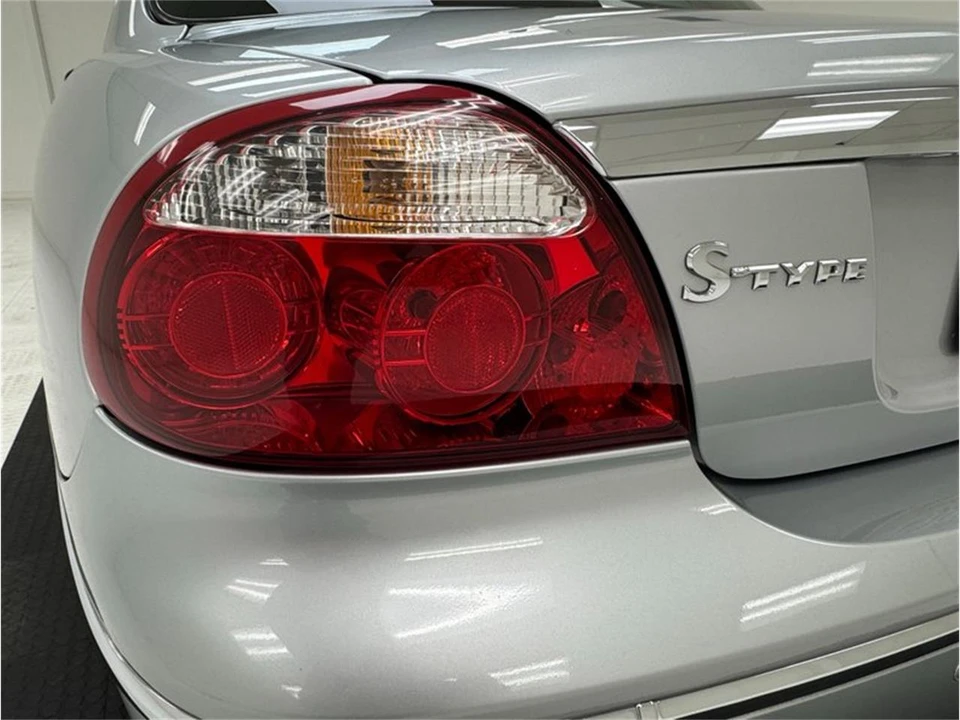 2007 Jaguar S-Type 2nd Gen - Image 19 of 31