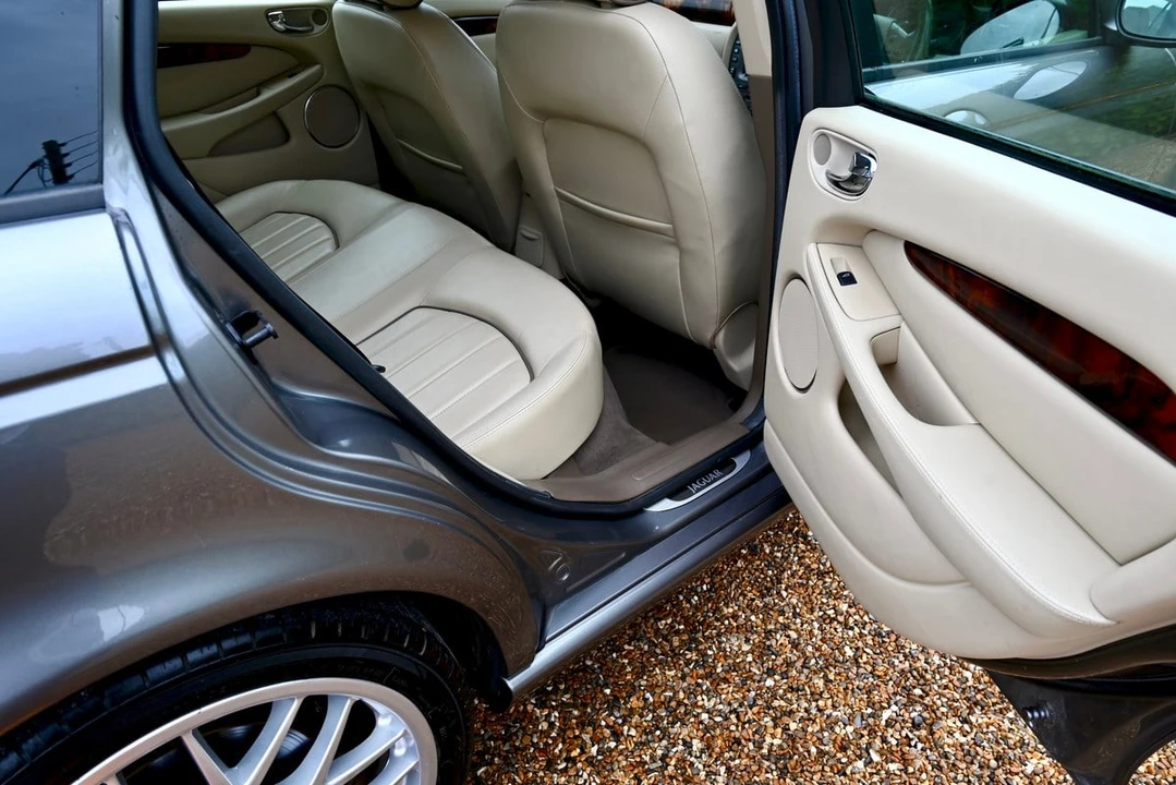 2007 Jaguar X-Type - Image 15 of 30