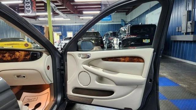 2007 Jaguar X-Type - Image 10 of 12