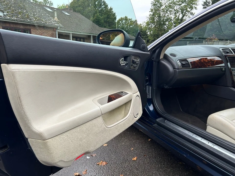 2007 Jaguar X150 XK - Image 27 of 30