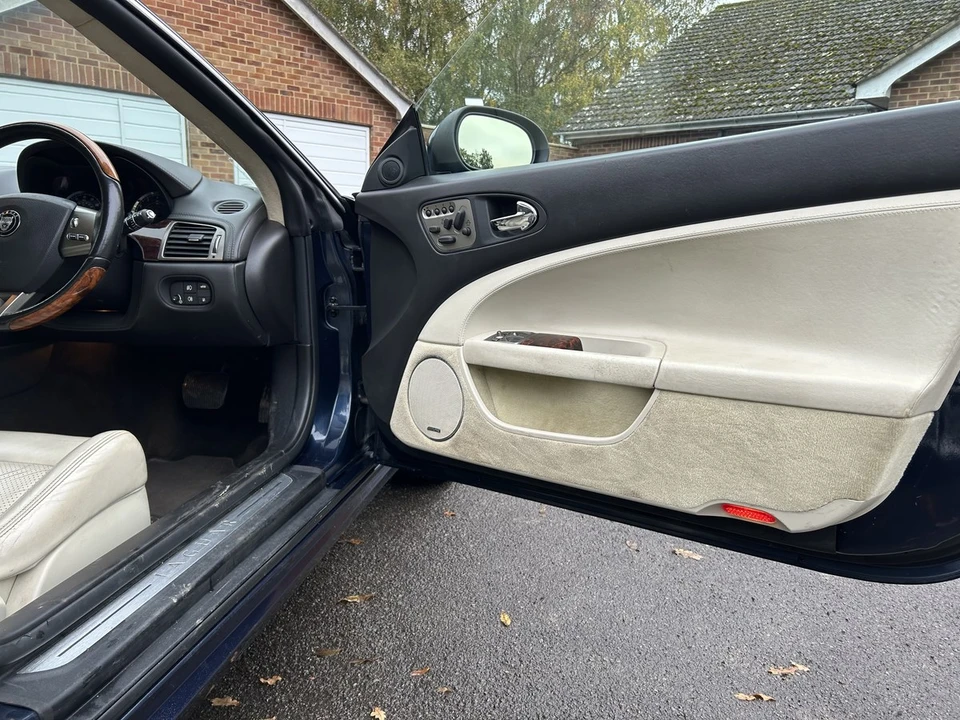 2007 Jaguar X150 XK - Image 13 of 30