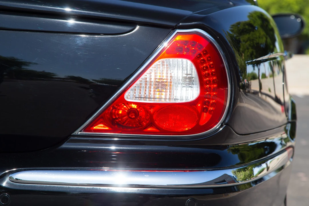 2007 Jaguar X350/X356/X358 XJR - Image 19 of 31