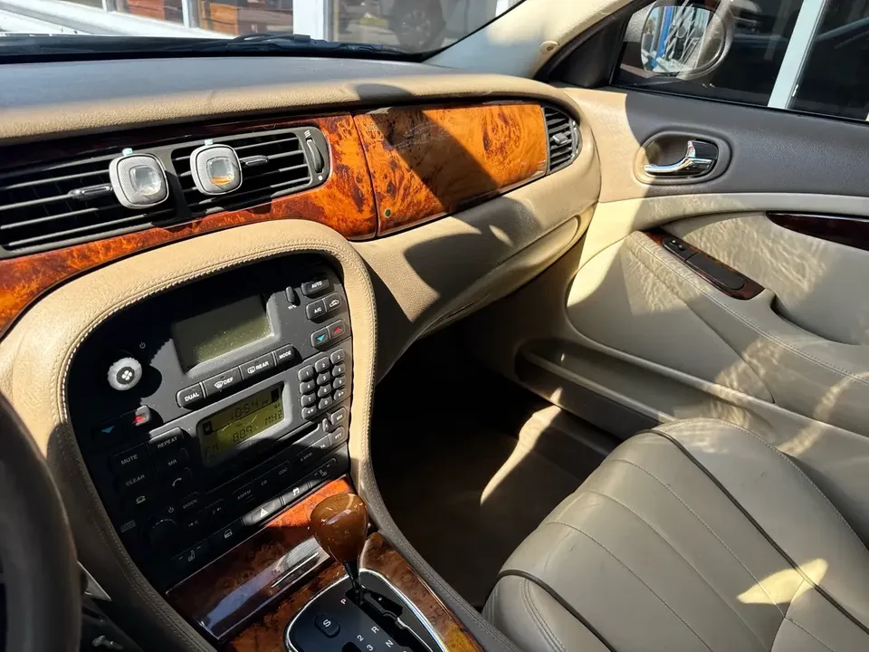 2007 Jaguar S-Type 2nd Gen - Image 9 of 11