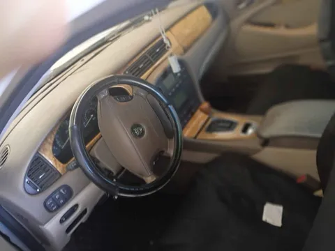 2007 Jaguar S-Type 2nd Gen - Image 4 of 8