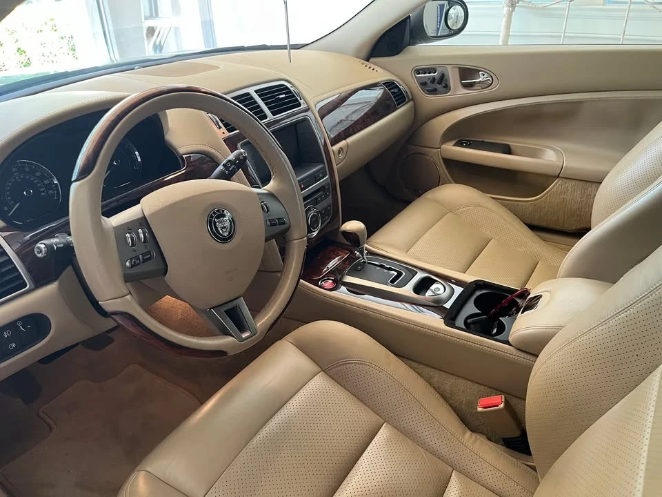 2007 Jaguar X100 XK8 - Image 2 of 5