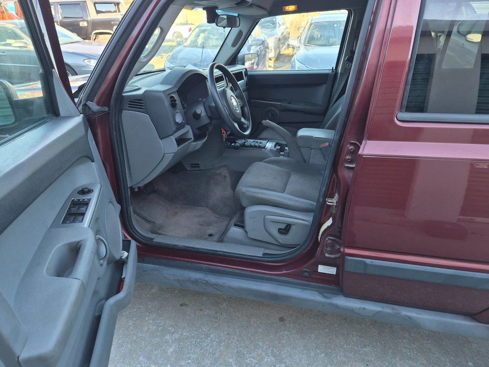 2007 Jeep Commander - Image 10 of 20