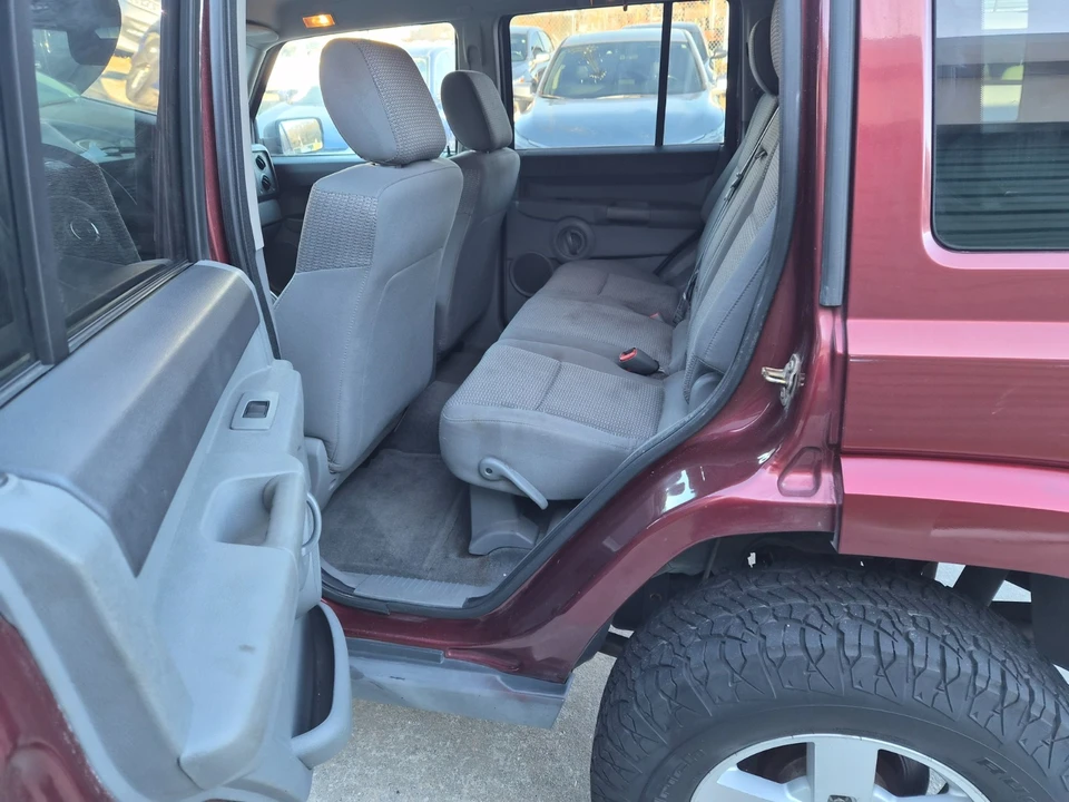 2007 Jeep Commander - Image 11 of 20